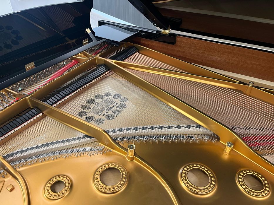 Fortepian Steinway & Sons model A po kapitalnym remoncie. Transport