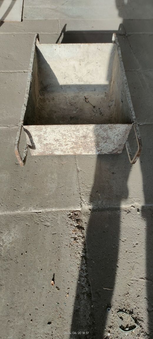 Kalfas na zaprawe cement pojemnik