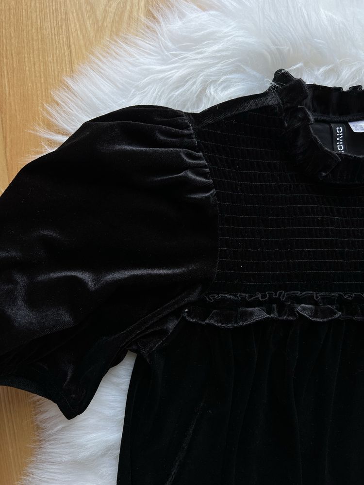 Sukienka mini welurowa z bufiastymi rękawami H&M XS