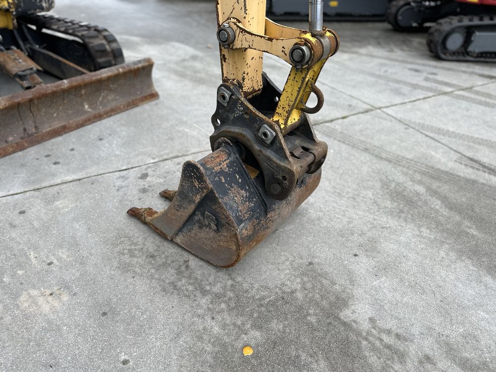Mini-giratória YANMAR VIO 20