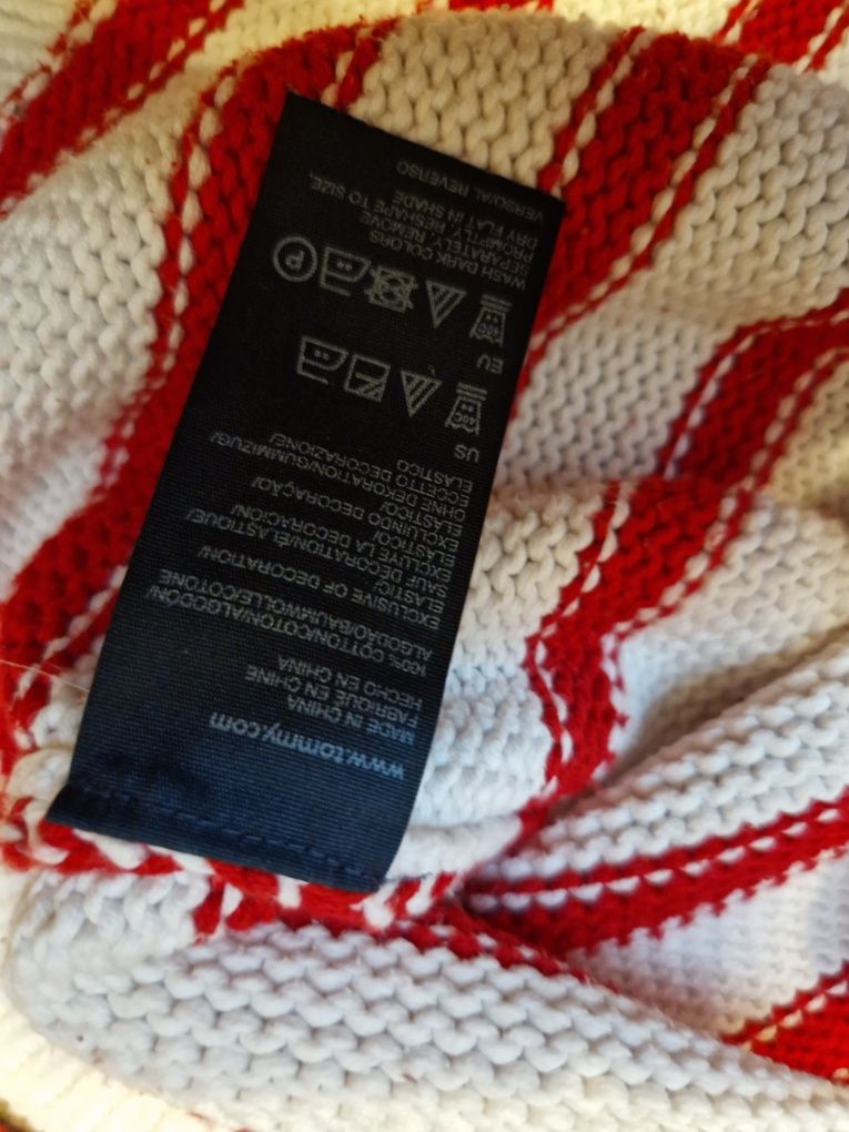 Sweterek damski tommy.