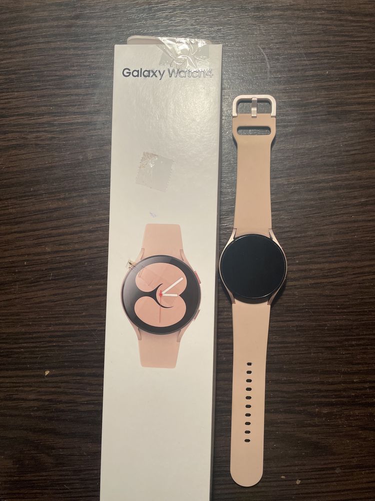 Смарт-годинник Samsung Galaxy Watch4 40mm Gold