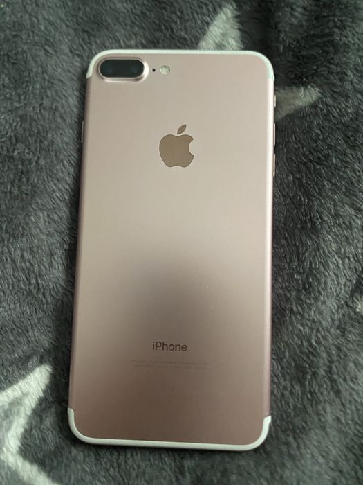 Айфон 7+ рожевий