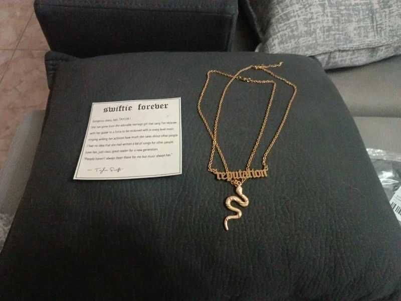 Colar Taylor Swift - Cobra + Reputation