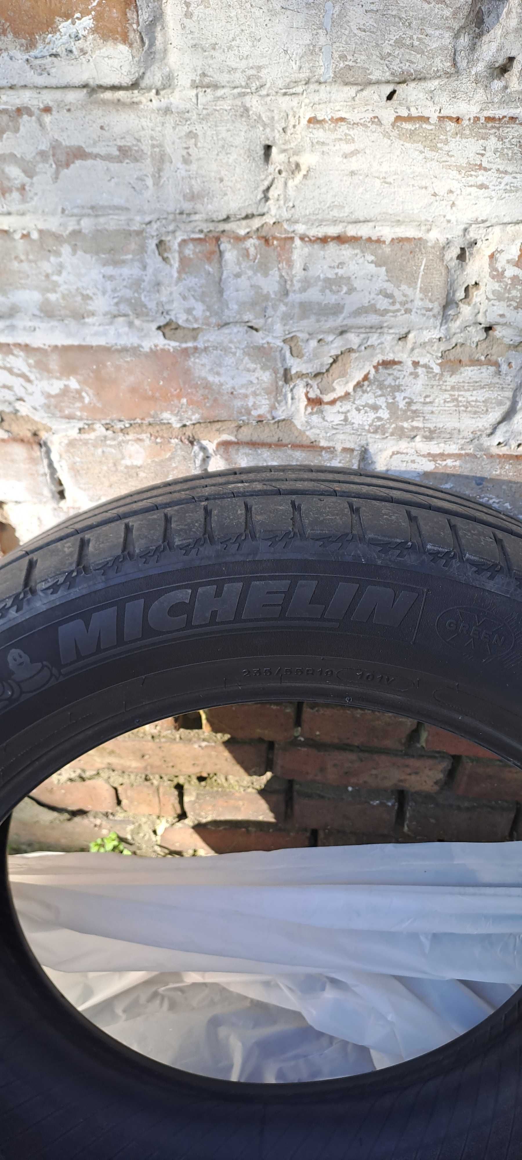 Продаеться покрышка MICHELIN Latitude sport 2022год. 235/55/19.Одна .