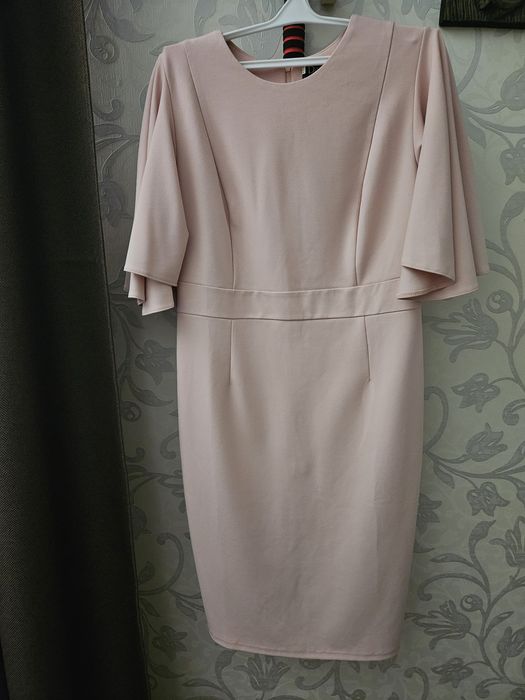 Нарядное платье 50р.