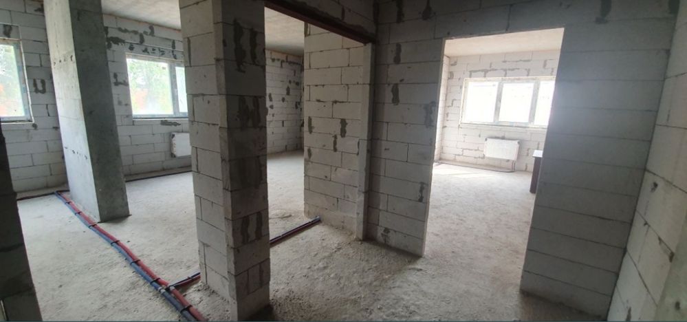 Продам квартиру в ЖК Кристалл метро Левада
