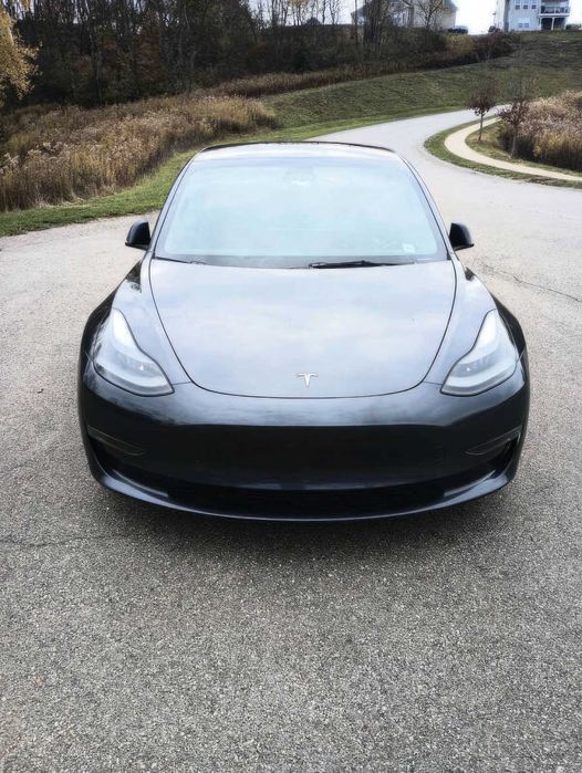 Tesla Model 3      2023
