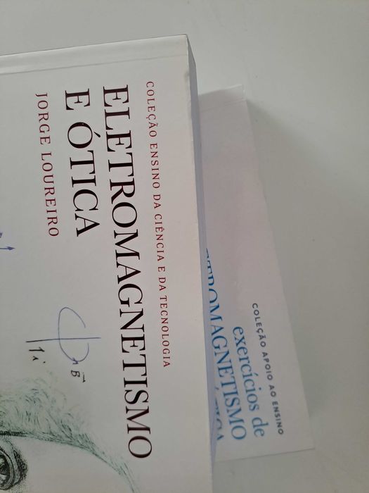 Livro teórica - Eletromagnetismo e Ótica, de Jorge Loureiro