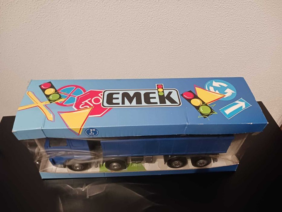 Camião emek 1/25