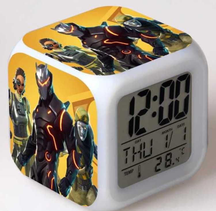 Часы хамелеон Fortnite Фортнайт светятся будильник