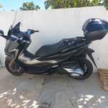 Scooter Honda Forza 350cc com top case