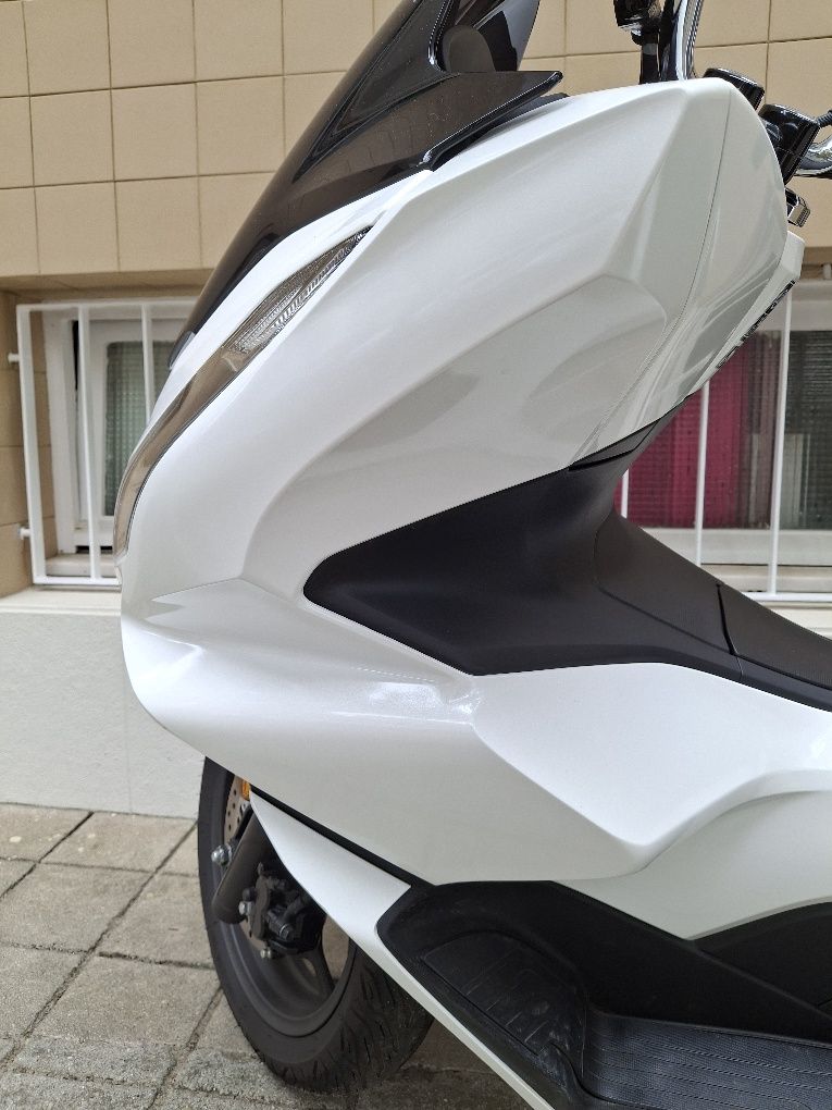 Honda PCX 125 poucos kms