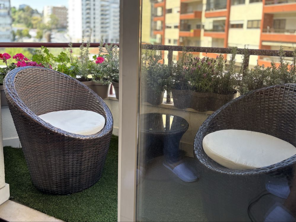 Cadeiras e mesa para varanda / terraço / jardim exterior