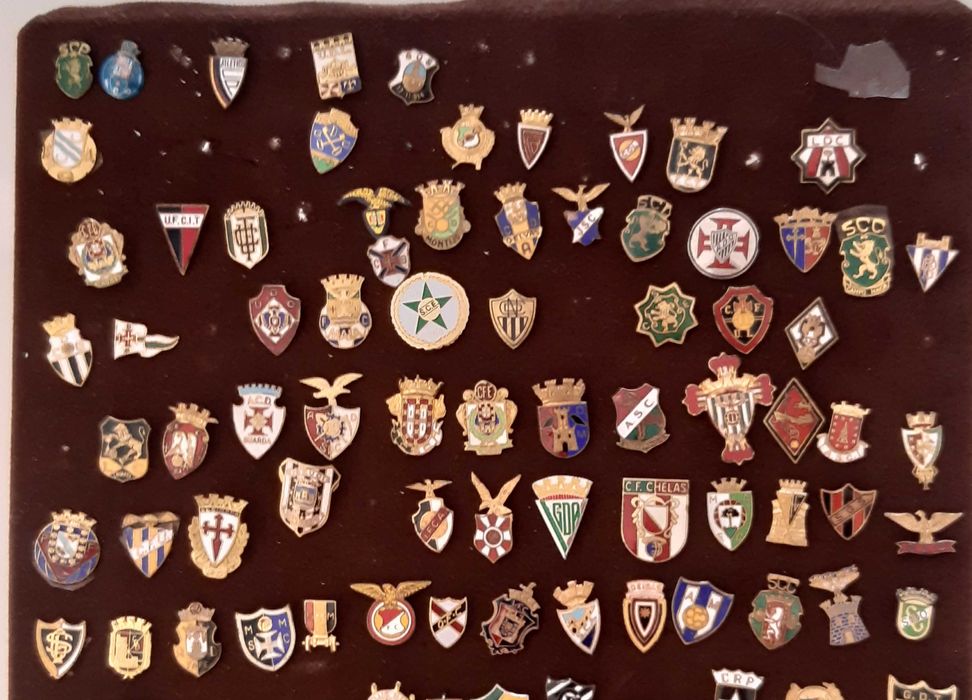 Pins clubes futebol