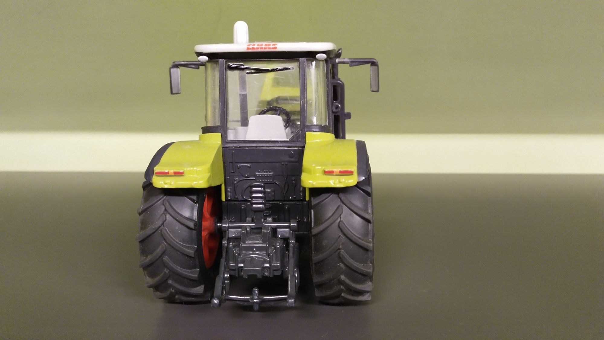 Siku traktor Claas 1:32