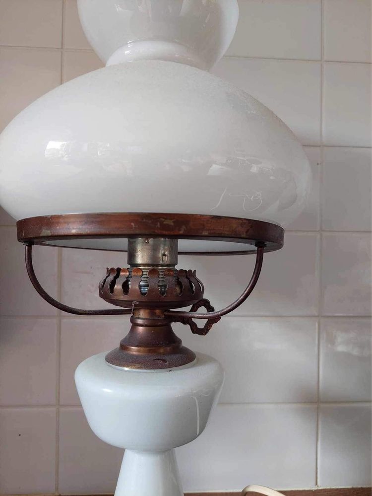 Stara lampa porcelanowa