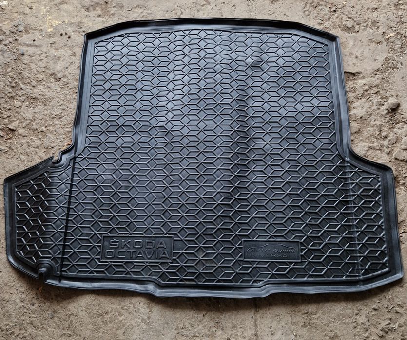 Коврики в багажник
