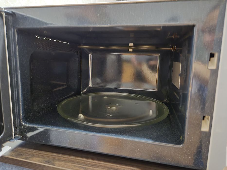 Продам мікрохвильову піч