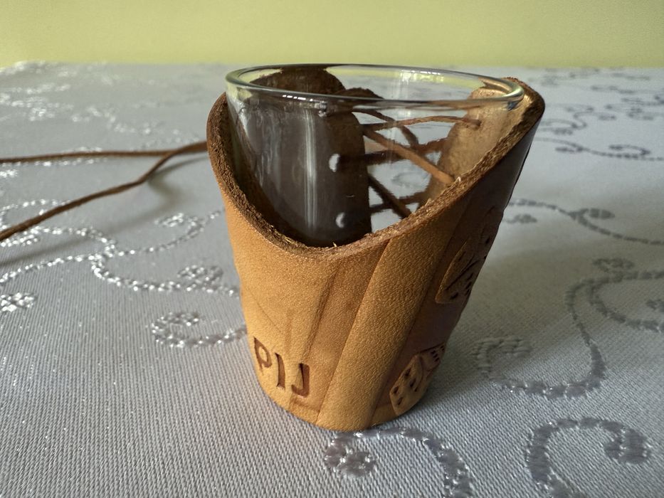 Kieliszek Imprezowy Karpacz Pij Bracie Szklany ze Skórzanym Etui