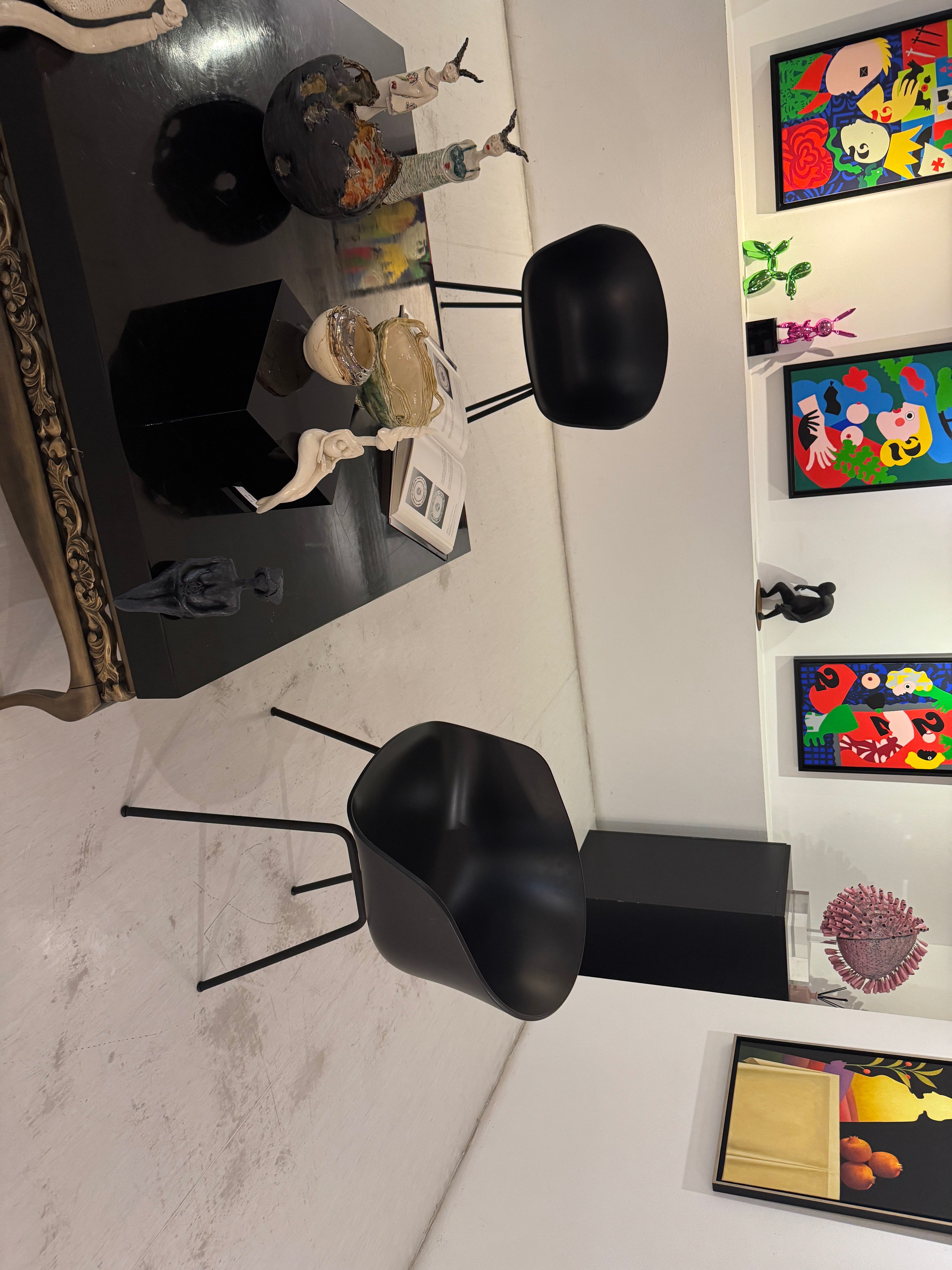 Conjunto de 4 cadeiras e mesa de café / design Nórdico