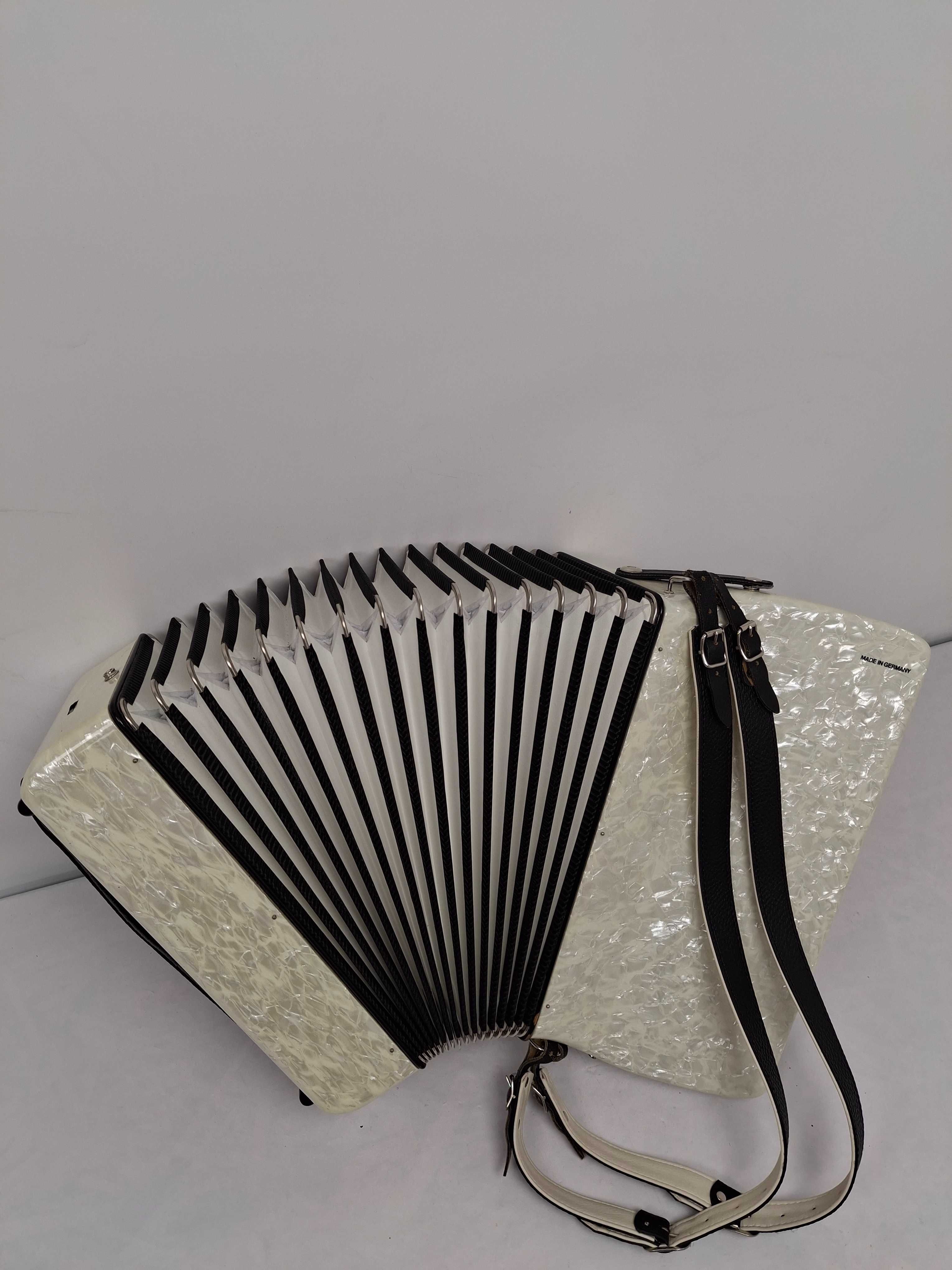 Akordeon Hohner Concerto III T ,bdb stan 72 basy,3 chóry, zamiana !!!