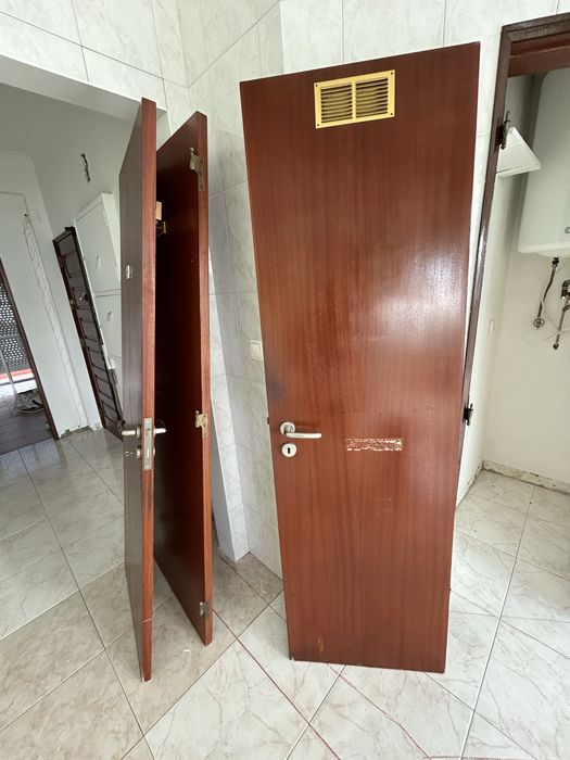 Portas madeira  2 portas