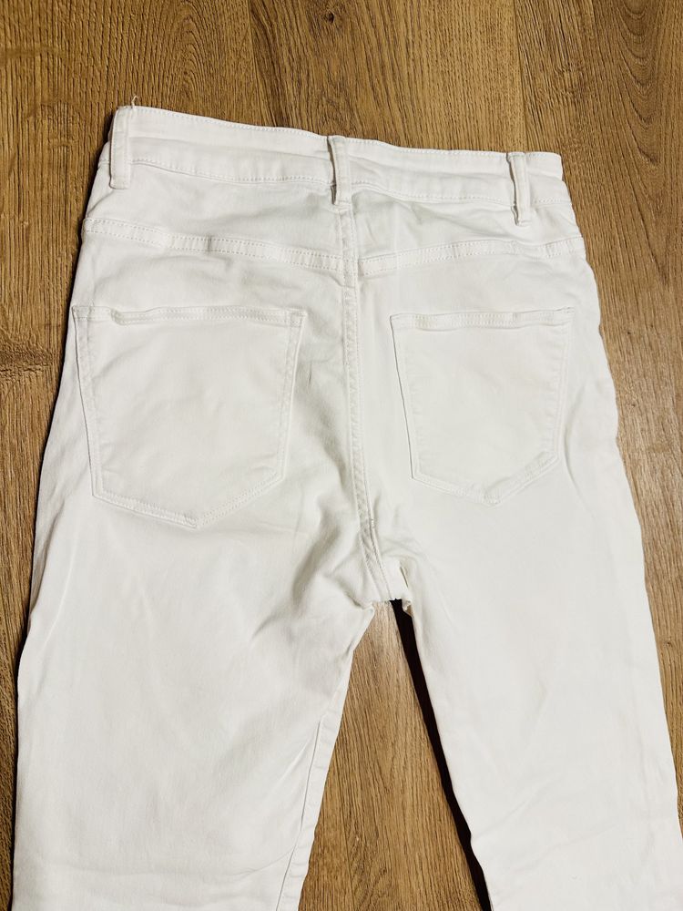 Білі джинси H&M р. 36 (S)