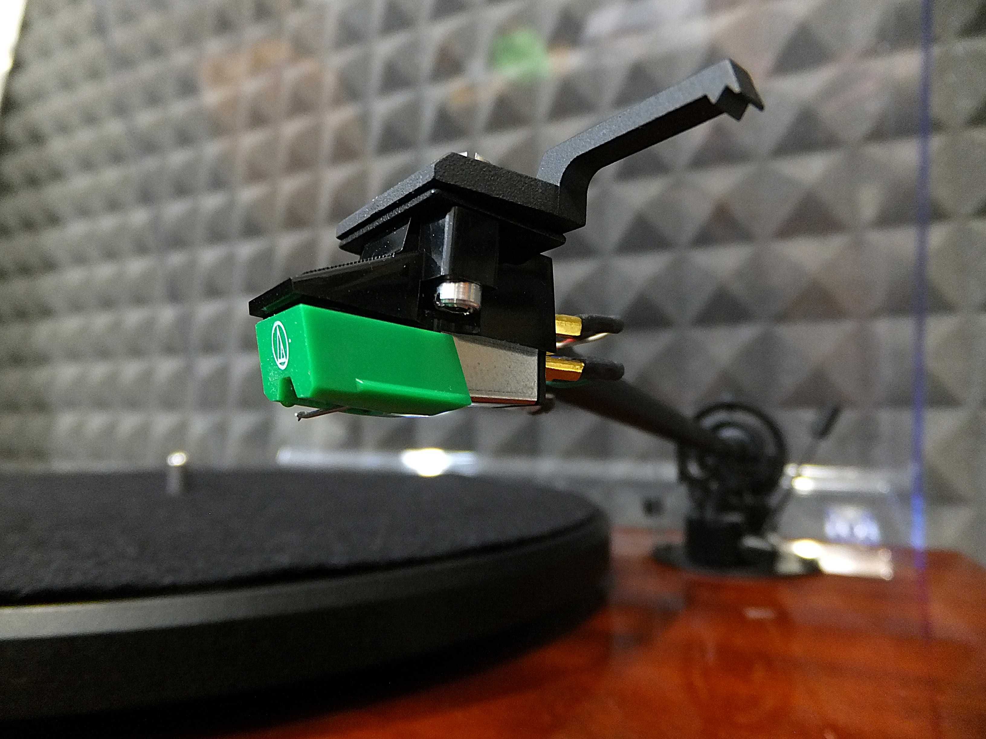 Elegancki gramofon Thorens TD 295 Mk IV