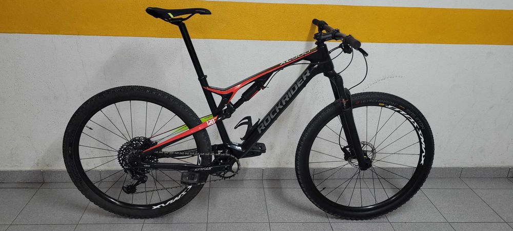 Bicicleta BTT Cross-Country Suspensão Total em excelente estado