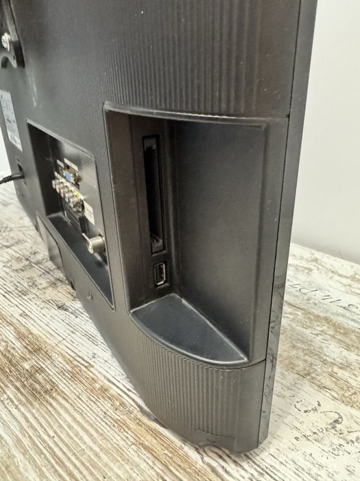 Телевізор Samsung LT24C300EW