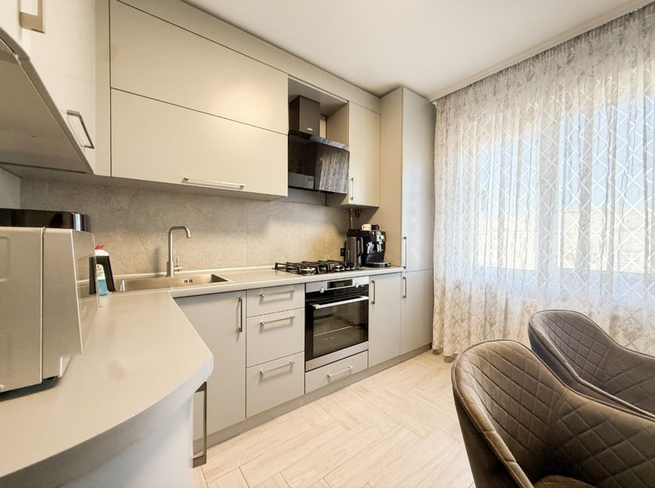 Продаж 2к квартири вул. І.Зріні