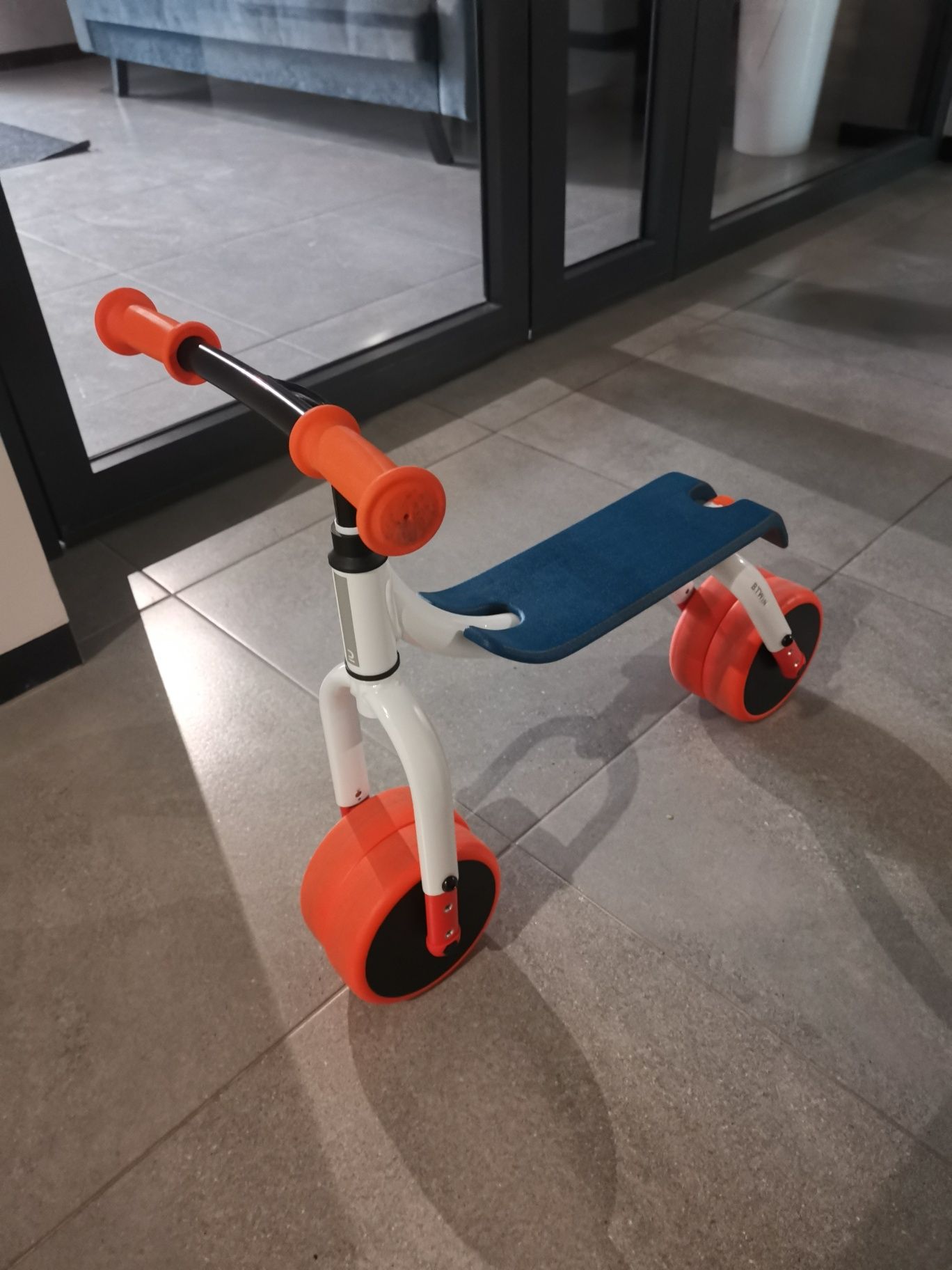 Jeździk edukacyjny - rowerek biegowy dla dzieci Btwin 2 w 1
