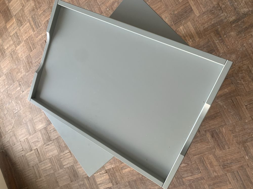 Mesa de apoio com tampo tabuleiro ikea