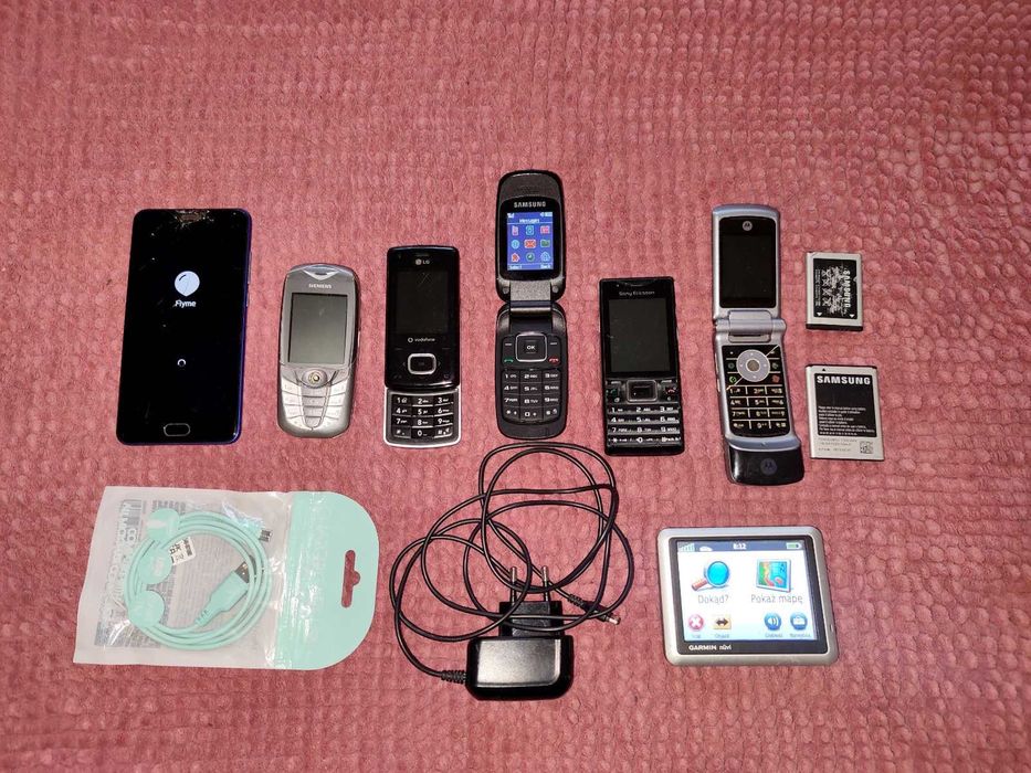 Kolekcja klasycznych telefonów