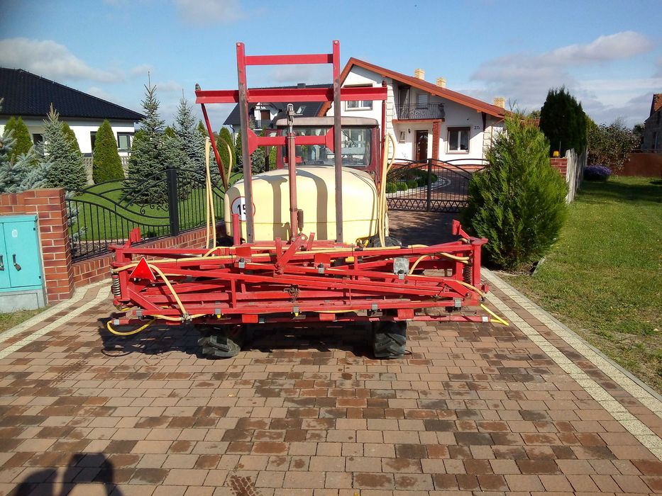Opryskiwacz polowy Ciągany 1200 l PILMET belka 15 m skrętna