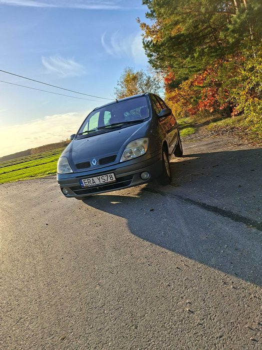 Renault scenic  1.8 lpg 263k przebiegu 2003r rozrzad sprzegło 30k temu