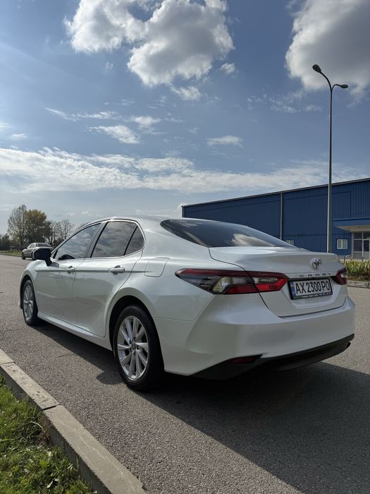 Toyota Camry 2021 elegance офіційна ціла на гарантії