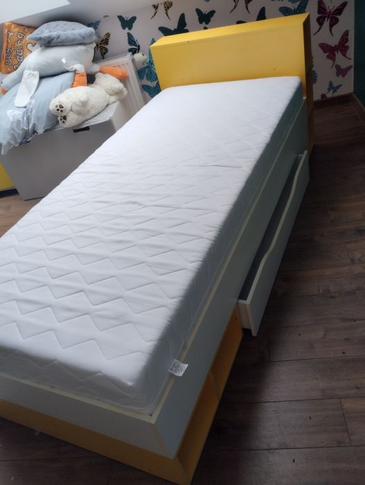 Łóżko młodzieżowe plus materac gratis