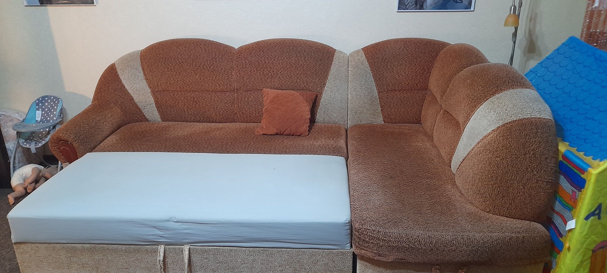 Rogówka / naroźnik i dwie duże pufy-fotele REZERWACJA
