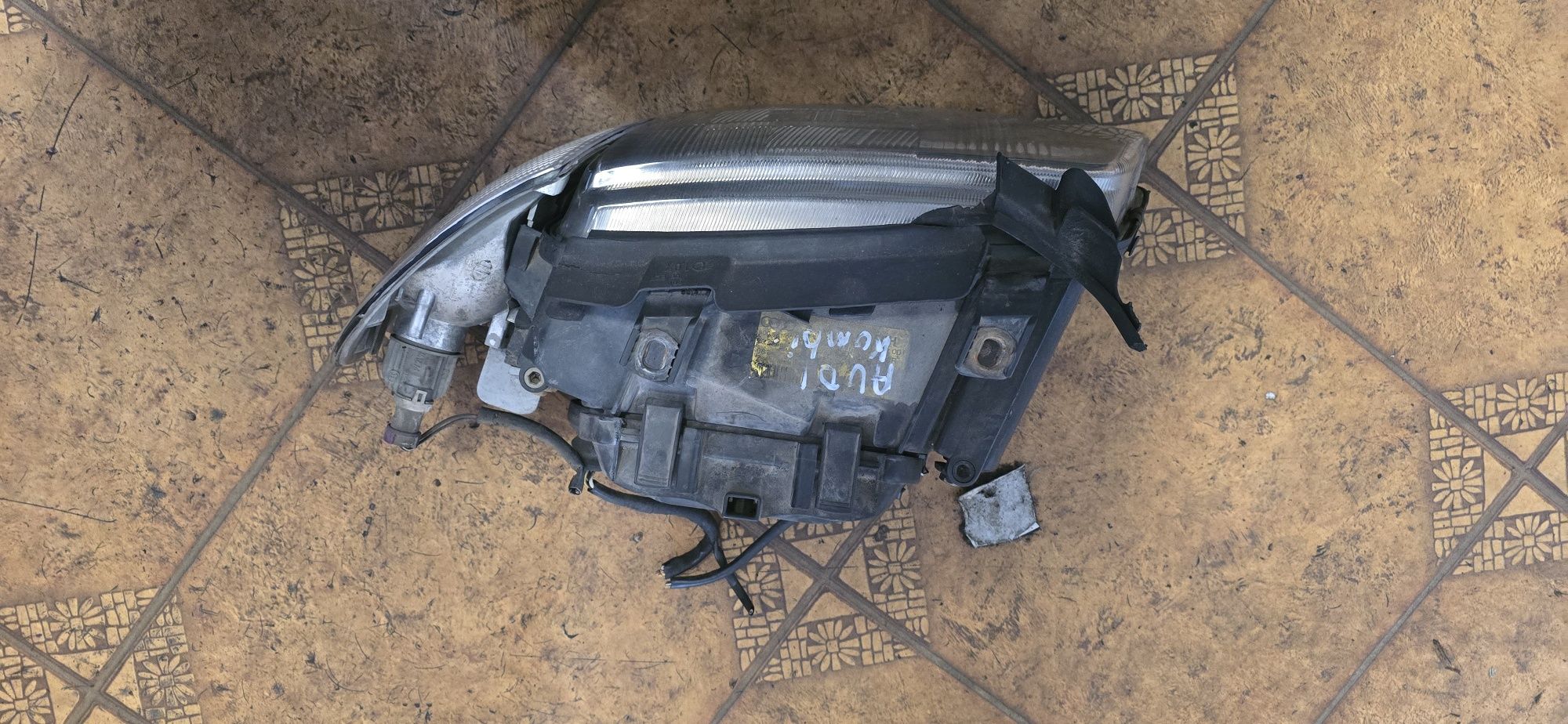Lampa lewa przód przednia kierunkowskaz Audi A4 B5