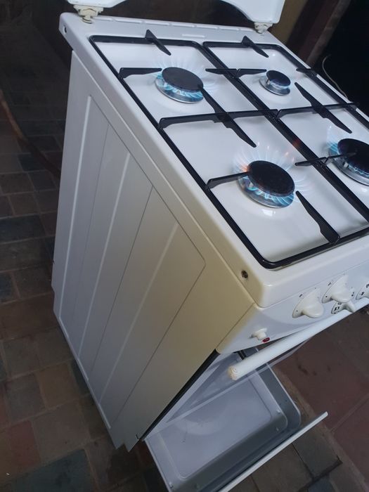 Продам газовую плиту горение