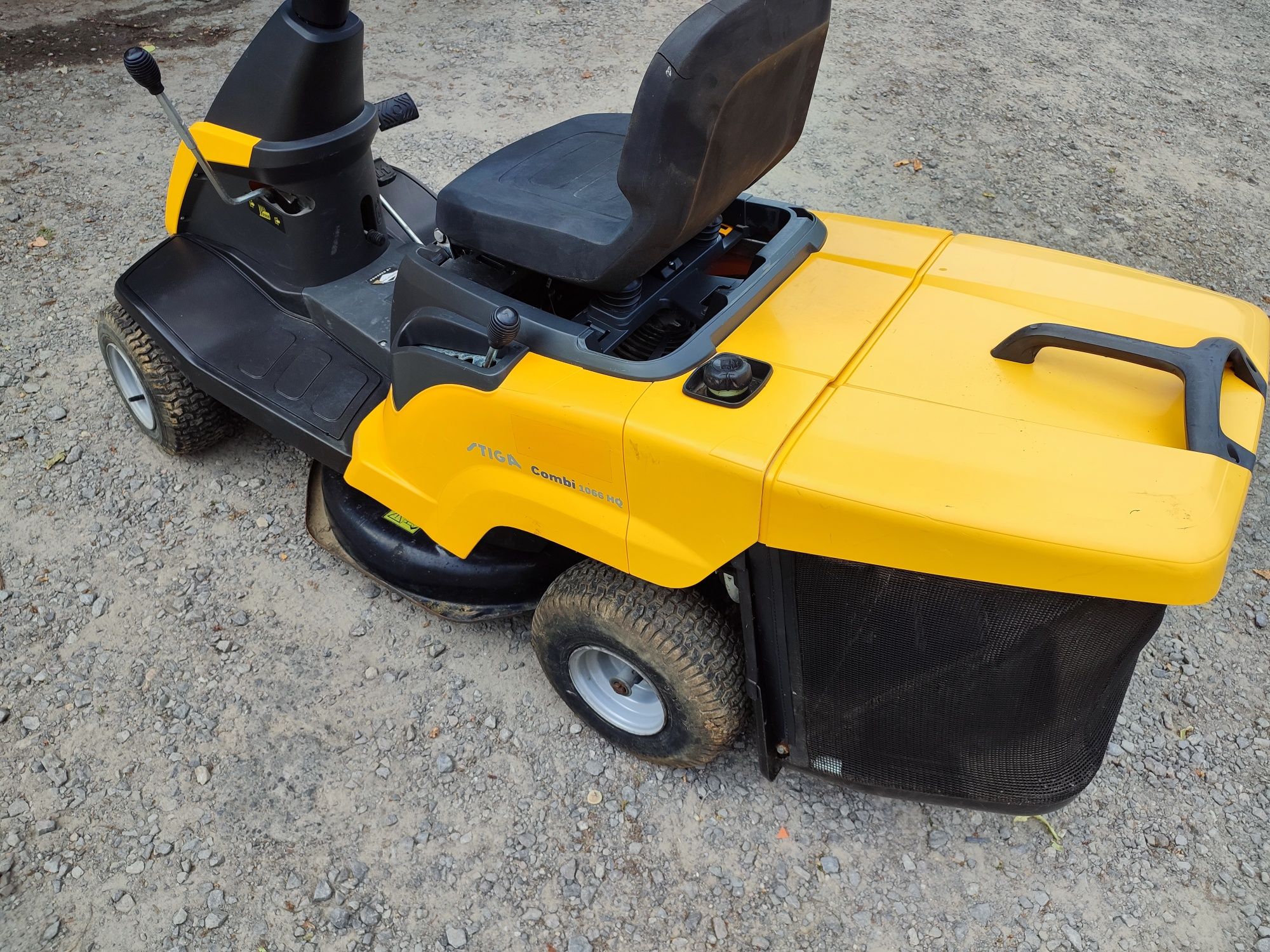 Traktorek kosiarka Stiga Combi 1066 z koszem hydro do naprawy przegląd