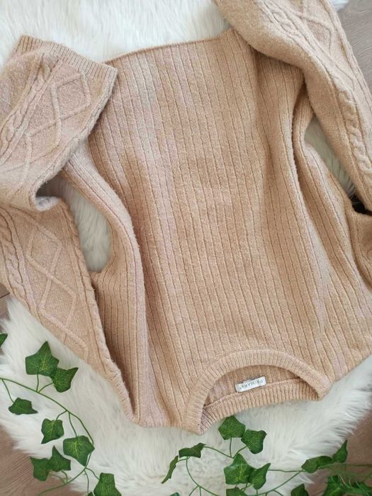 Beżowy sweterek M L oversize