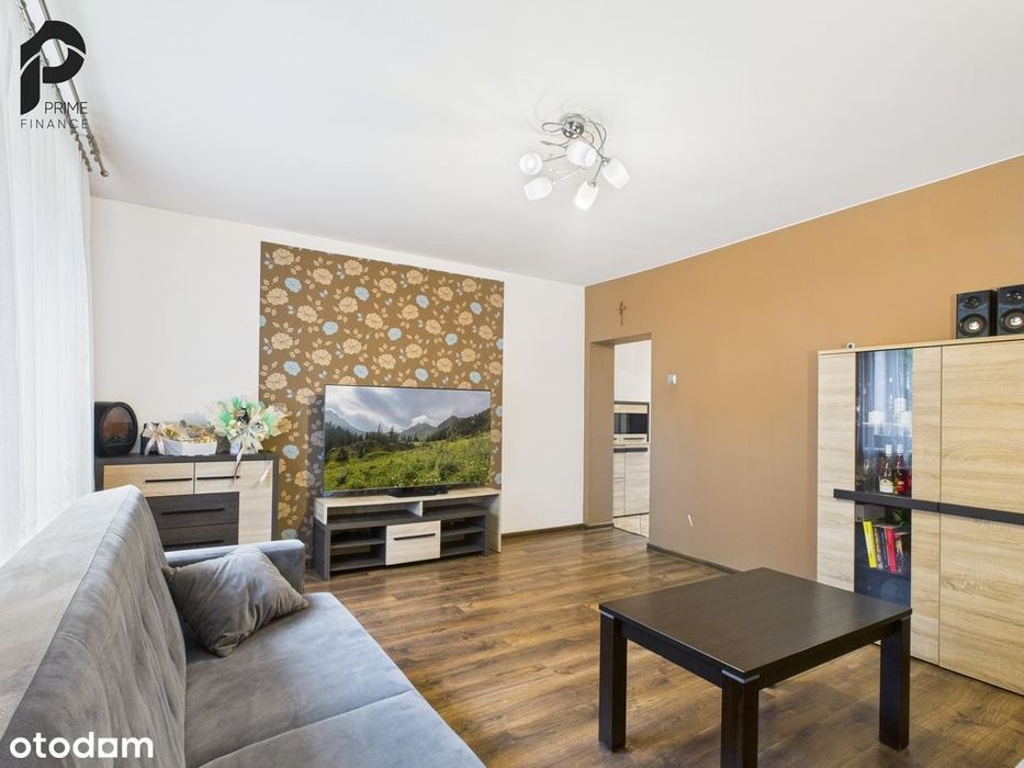 Przytulny dom z ogrodem i budynkami gospodarczymi