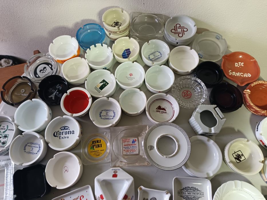 Coleção de cinzeiros 64