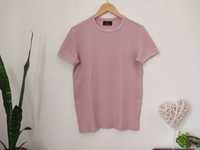 T-shirt cor de rosa com relevo