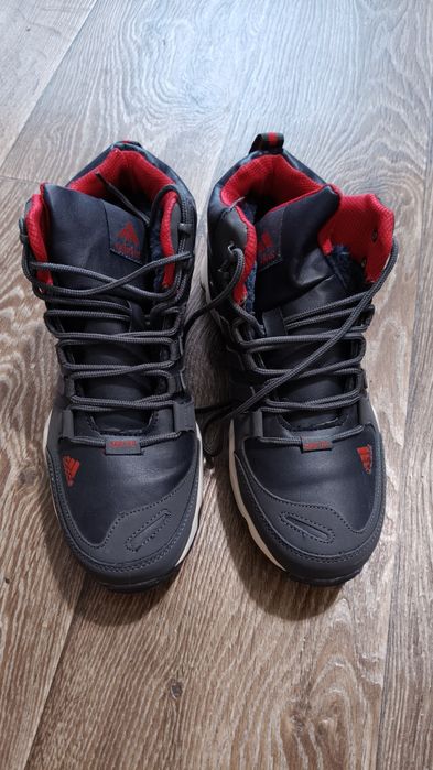 Чоловічі черевики зимові кросівки