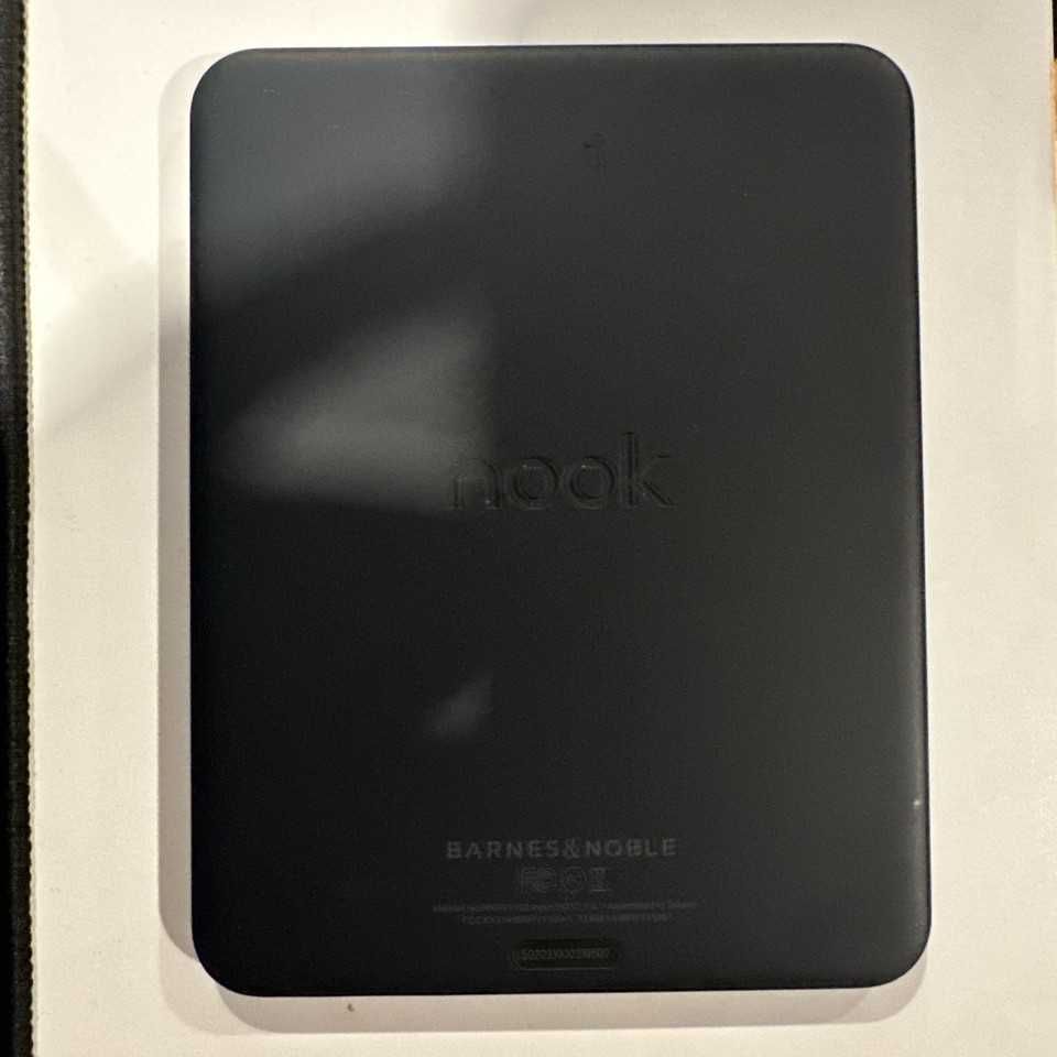 Електронна книга Barnes and Noble Nook Glowlight 4 32GB