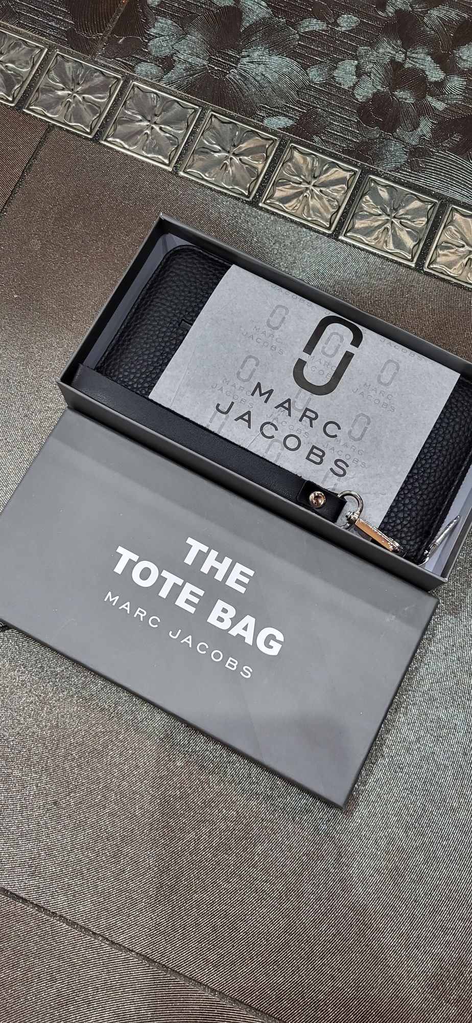 Marc Jacobs portfel czarny premium logo kopertówka damski